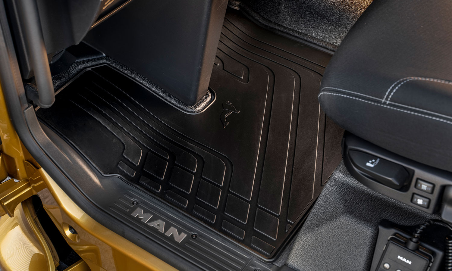 MAN gumeni tepih za sve vremenske uvjete